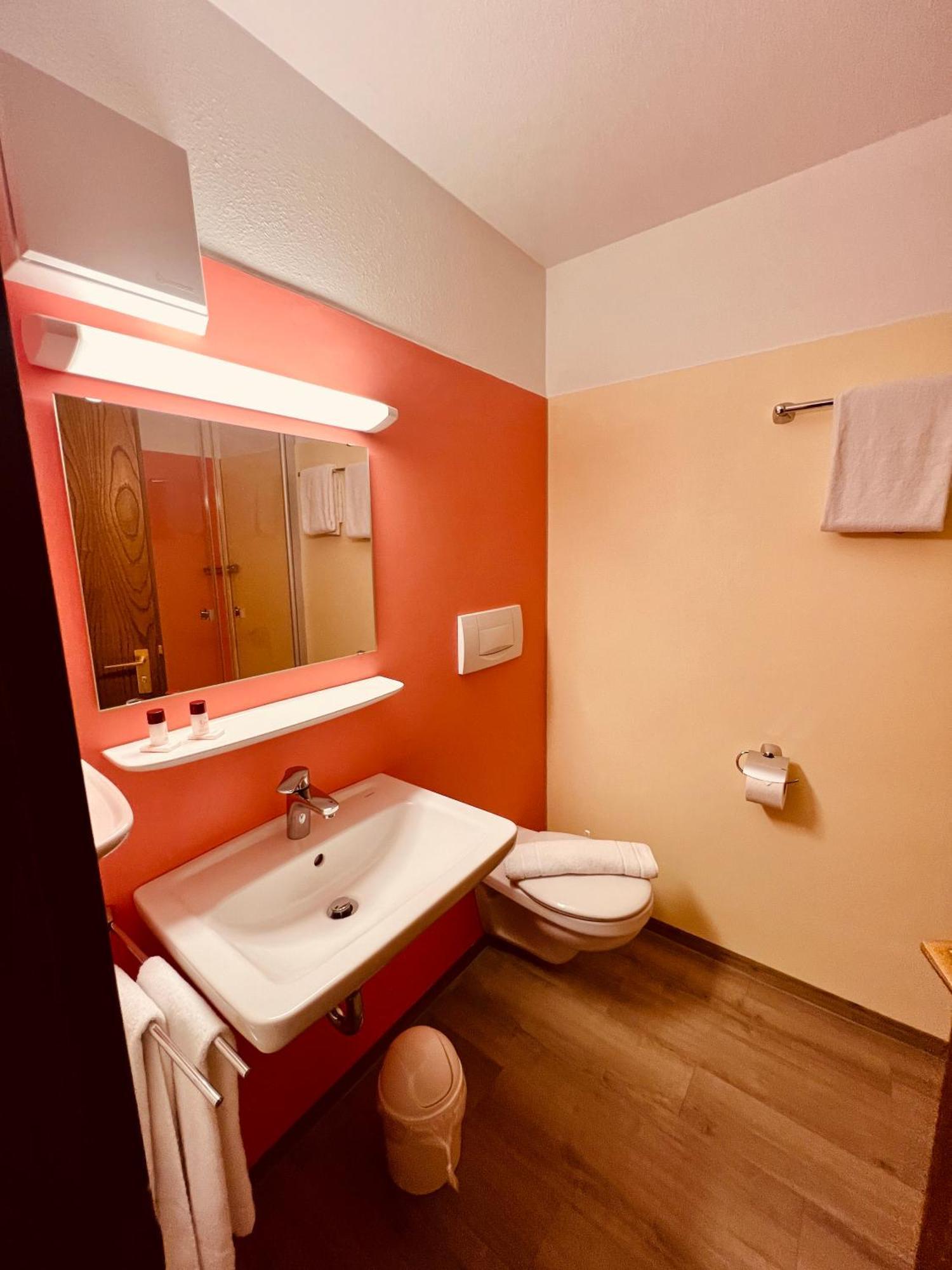 Appartement Mit Bademantelgang Zur Wohlfuehltherme Бад-Грисбах Экстерьер фото